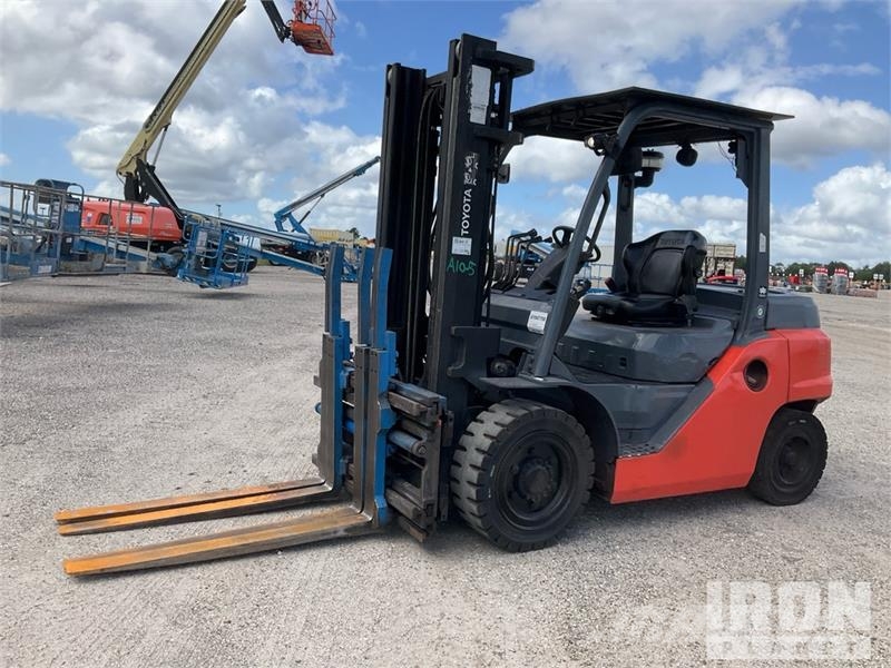 Toyota 8FD35U 6450 lb Cushion Tire Forklift Інше