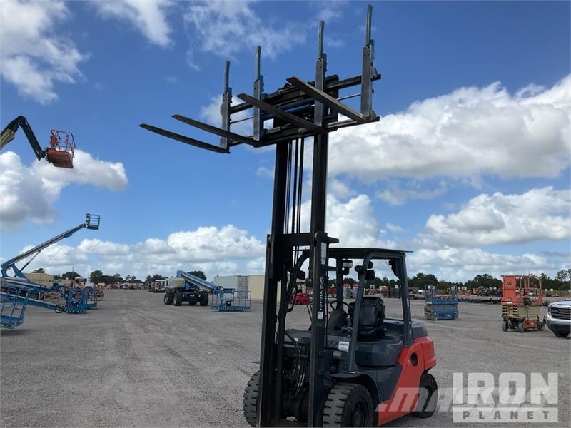 Toyota 8FD35U 6450 lb Cushion Tire Forklift Інше