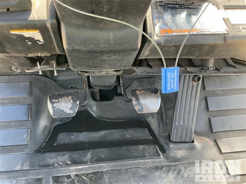 Toyota 8FD35U 6450 lb Cushion Tire Forklift Інше