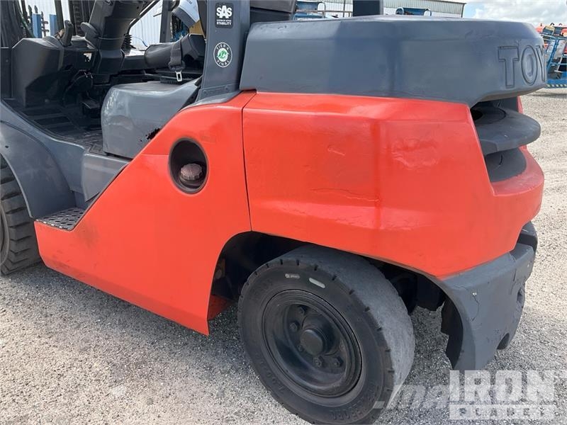 Toyota 8FD35U 6450 lb Cushion Tire Forklift Інше