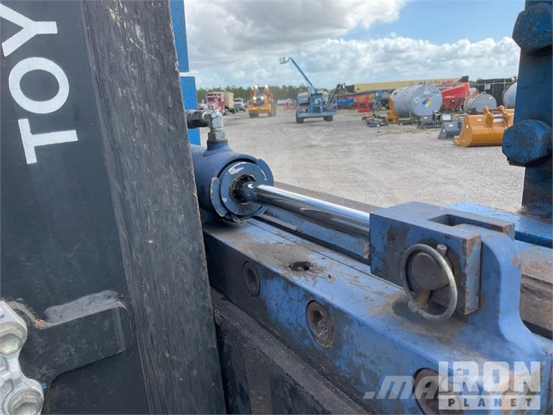 Toyota 8FD35U 6450 lb Cushion Tire Forklift Інше