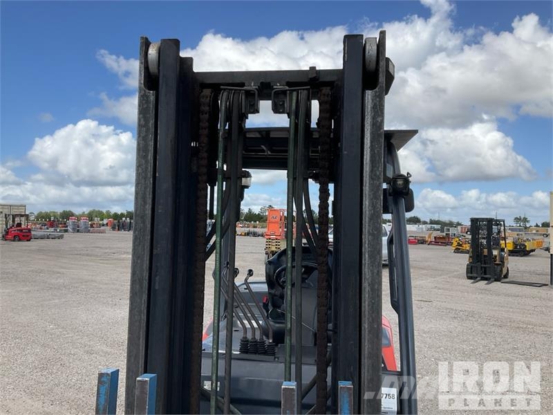 Toyota 8FD35U 6450 lb Cushion Tire Forklift Інше