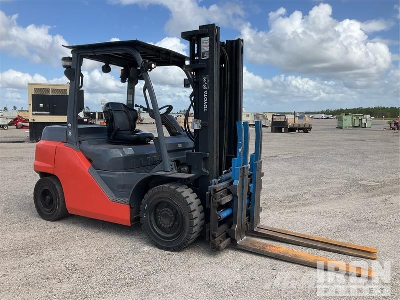 Toyota 8FD35U 6450 lb Cushion Tire Forklift Інше