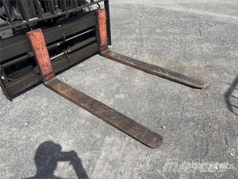 Toyota 8FD35U 6500 lb Pneumatic Tire Forklift Інше