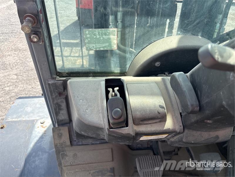Toyota 8FD35U 6500 lb Pneumatic Tire Forklift Інше