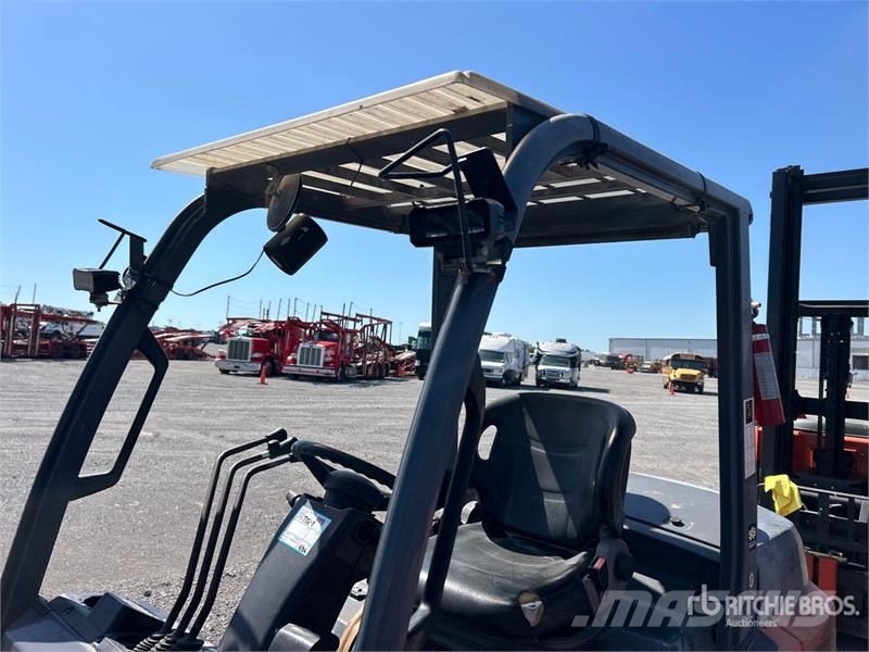 Toyota 8FD35U 7300 lb Cushion Tire Forklift Other