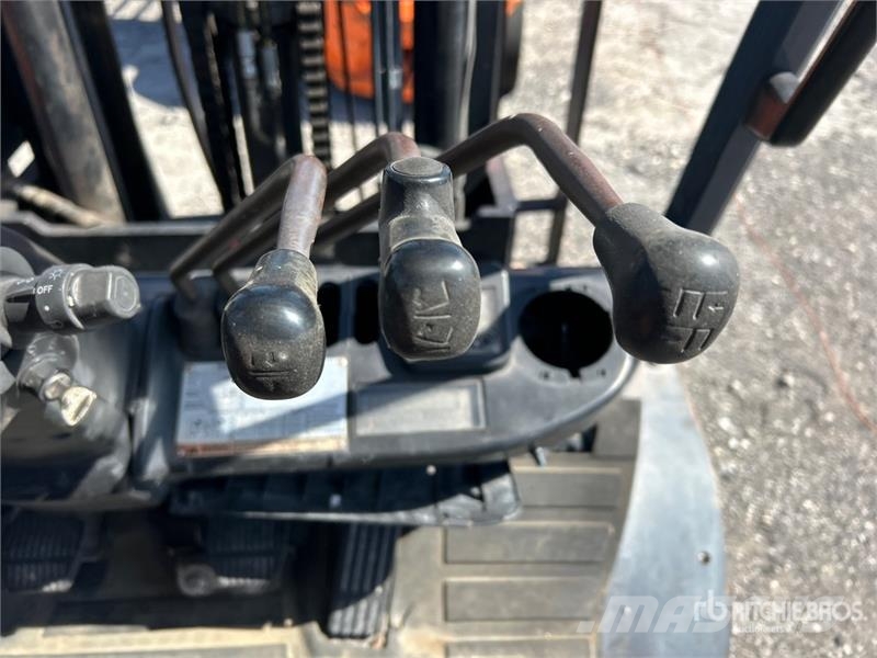 Toyota 8FD35U 7300 lb Cushion Tire Forklift Other