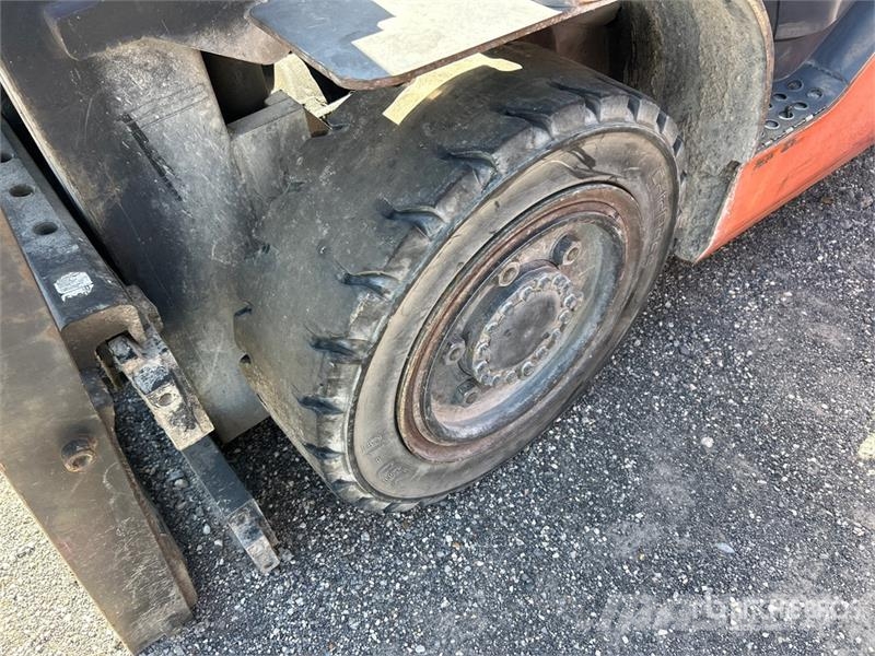 Toyota 8FD35U 7300 lb Cushion Tire Forklift Other