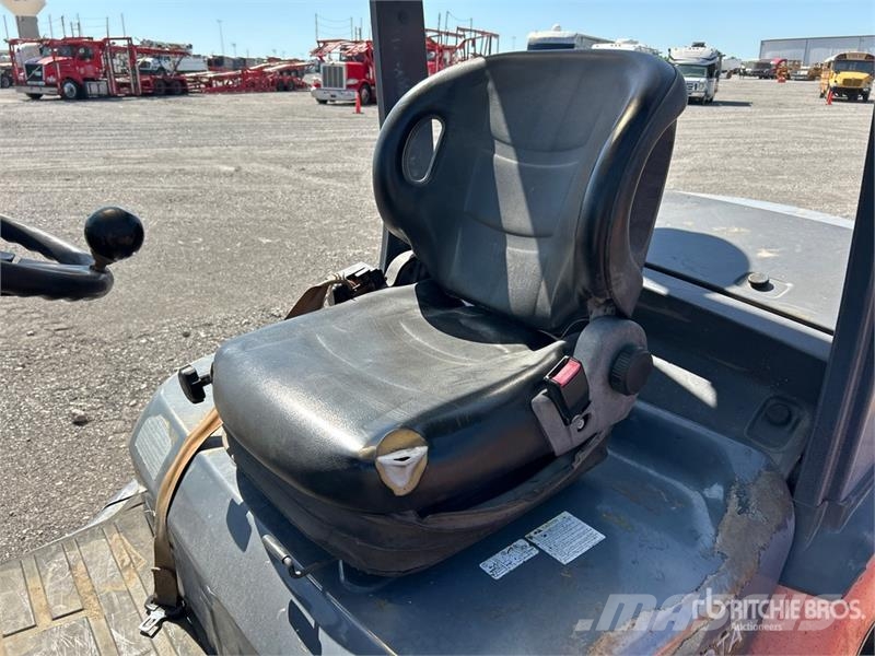 Toyota 8FD35U 7300 lb Cushion Tire Forklift Other