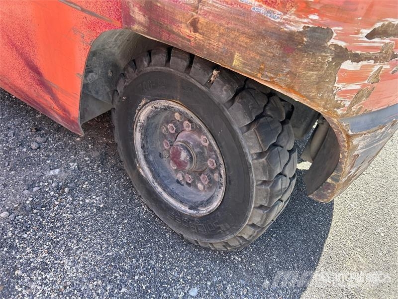 Toyota 8FD35U 7300 lb Cushion Tire Forklift Other
