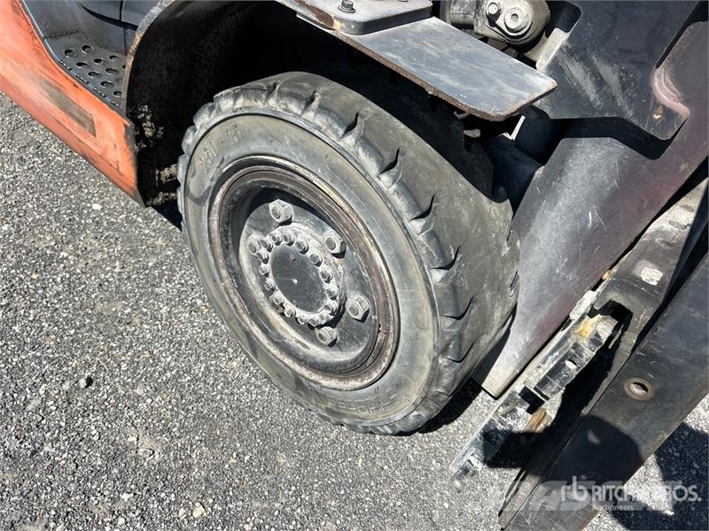 Toyota 8FD35U 7300 lb Cushion Tire Forklift Other