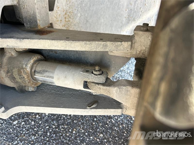 Toyota 8FD35U 7300 lb Cushion Tire Forklift Other