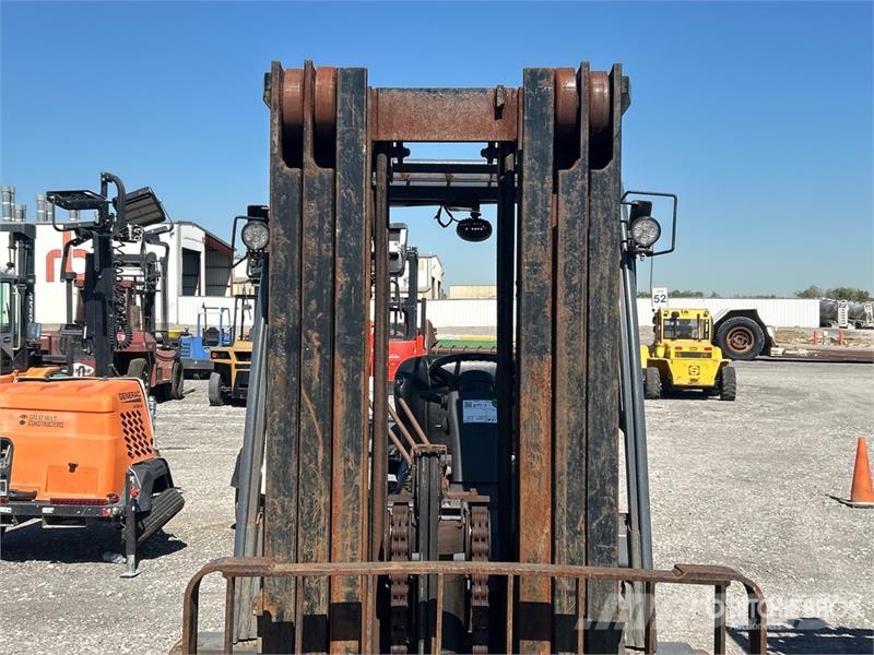 Toyota 8FD45U 8500 lb Pneumatic Tire Forklift Autokrāvēji - citi