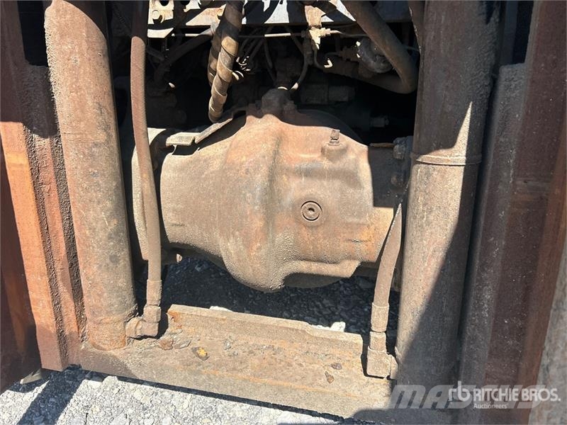Toyota 8FD45U 8500 lb Pneumatic Tire Forklift Autokrāvēji - citi