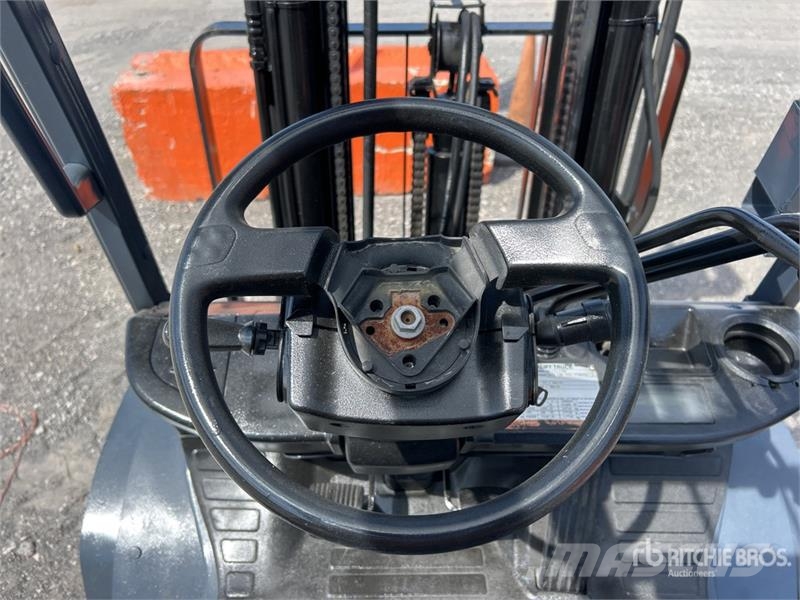 Toyota 8FDU25 Šakiniai krautuvai - Kita