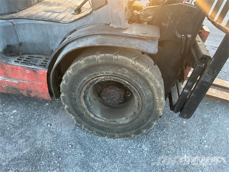 Toyota 8FDU25 Šakiniai krautuvai - Kita