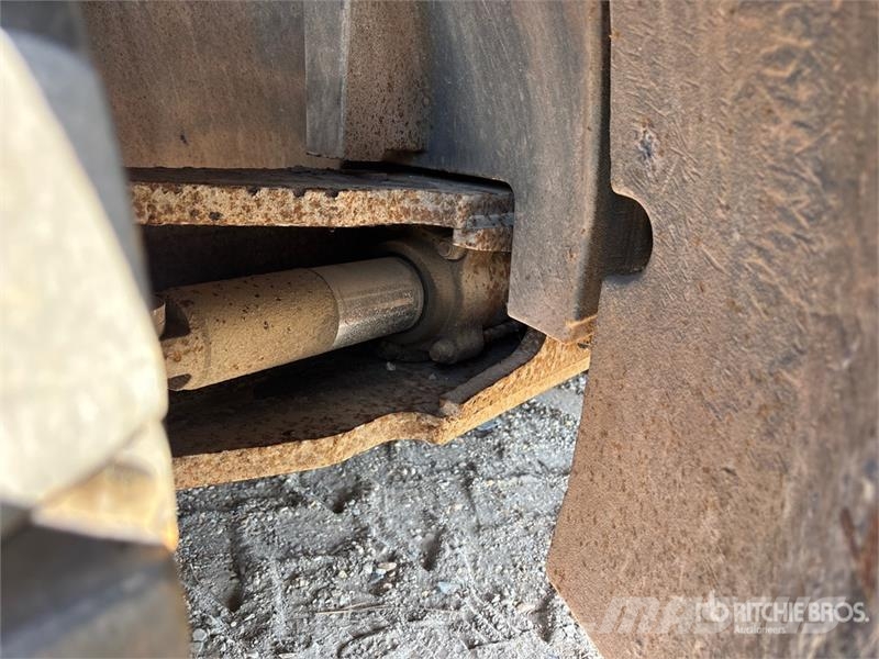 Toyota 8FDU70 7000 lb Pneumatic Tire Forklift (Inoperable フォークリフト - その他