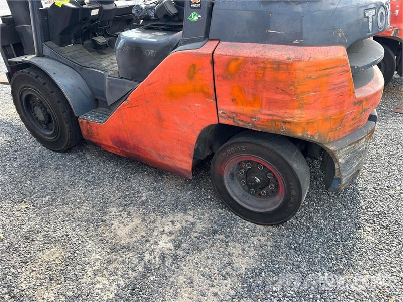 Toyota 8FG35U Другие складские механизмы