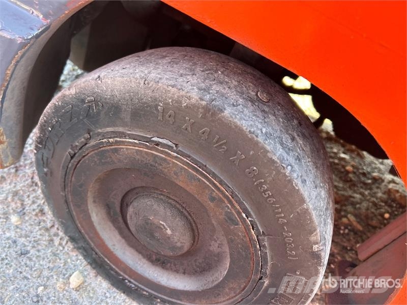Toyota 8FGCU15 2500 lb Cushion Tire Forklift شاحنات ذات رافعات شوكية - أخرى