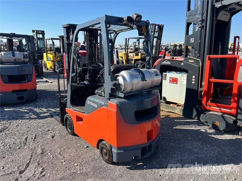 Toyota 8FGCU15 2500 lb Cushion Tire Forklift شاحنات ذات رافعات شوكية - أخرى