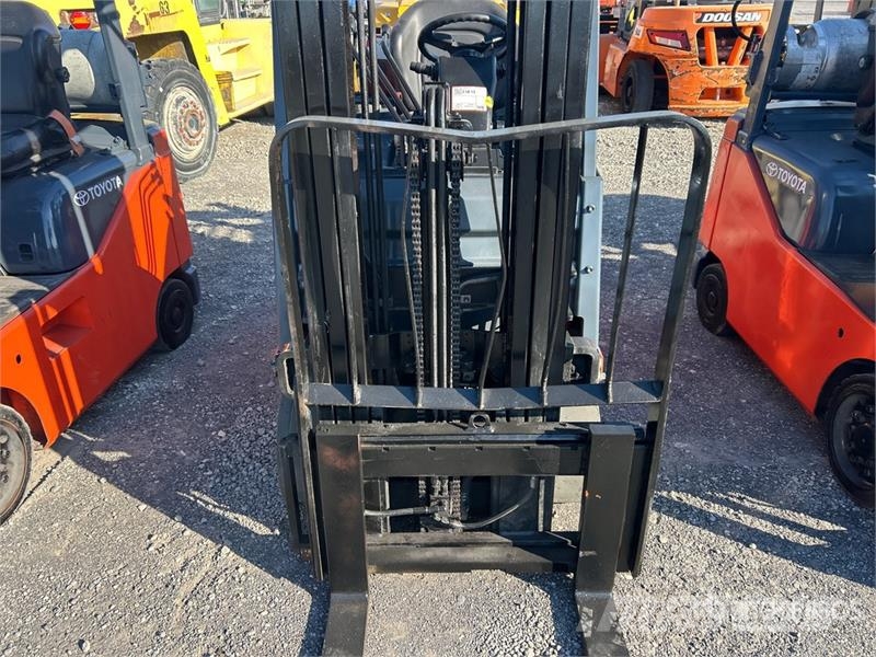 Toyota 8FGCU15 2500 lb Cushion Tire Forklift شاحنات ذات رافعات شوكية - أخرى