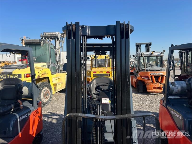 Toyota 8FGCU15 2500 lb Cushion Tire Forklift شاحنات ذات رافعات شوكية - أخرى