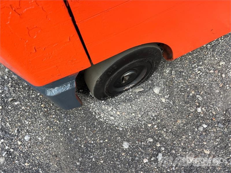 Toyota 8FGCU15 2500 lb Cushion Tire Forklift Інше
