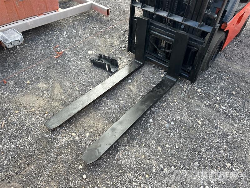 Toyota 8FGCU15 2500 lb Cushion Tire Forklift Інше