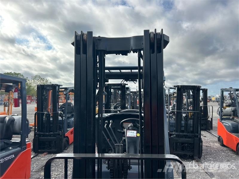 Toyota 8FGCU15 2500 lb Cushion Tire Forklift Інше