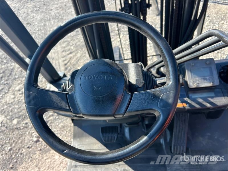 Toyota 8FGCU15 2500 lb Cushion Tire Forklift شاحنات ذات رافعات شوكية - أخرى