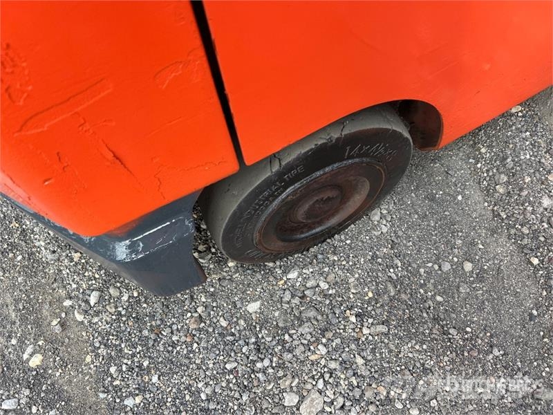 Toyota 8FGCU15 2500 lb Cushion Tire Forklift Інше