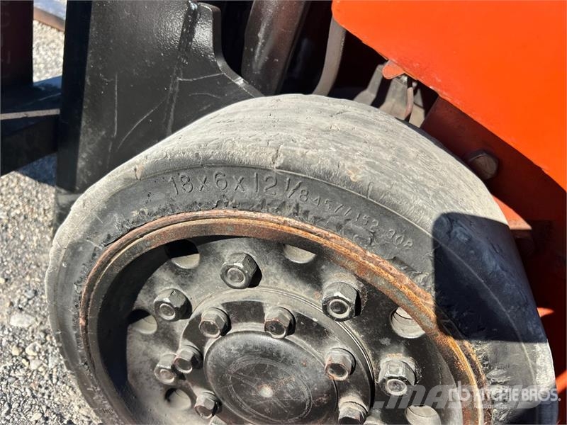 Toyota 8FGCU15 2500 lb Cushion Tire Forklift شاحنات ذات رافعات شوكية - أخرى