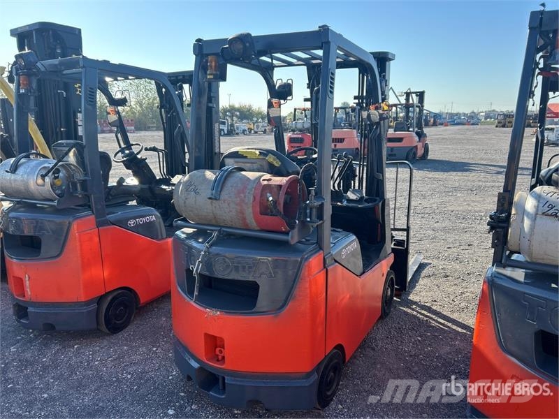 Toyota 8FGCU15 2500 lb Cushion Tire Forklift شاحنات ذات رافعات شوكية - أخرى