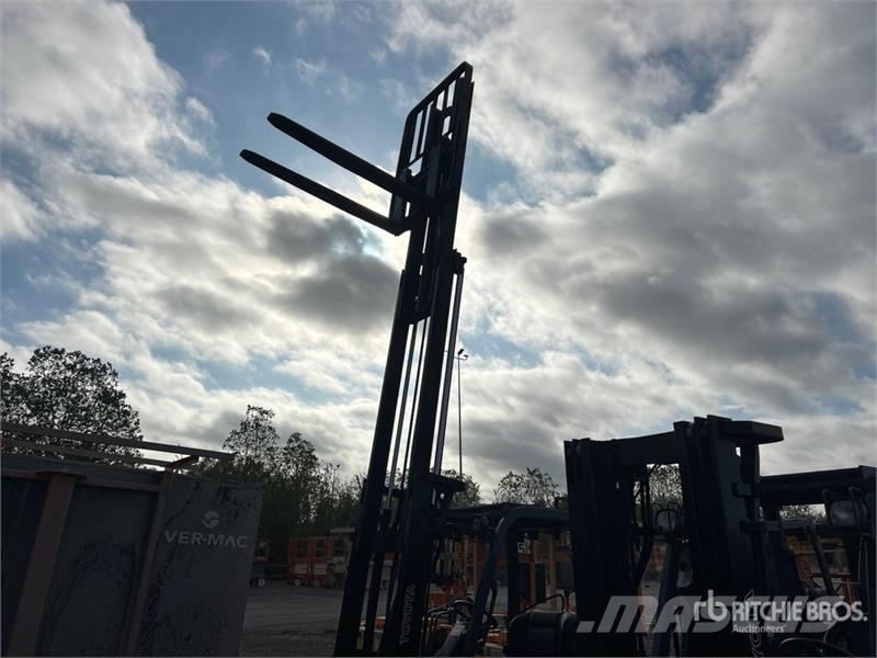 Toyota 8FGCU15 2500 lb Cushion Tire Forklift Інше