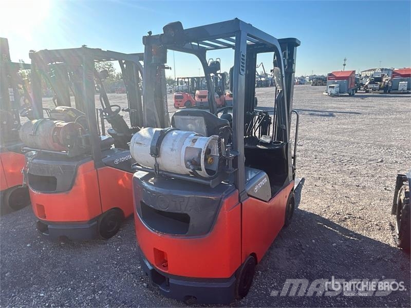 Toyota 8FGCU15 2500 lb Cushion Tire Forklift شاحنات ذات رافعات شوكية - أخرى