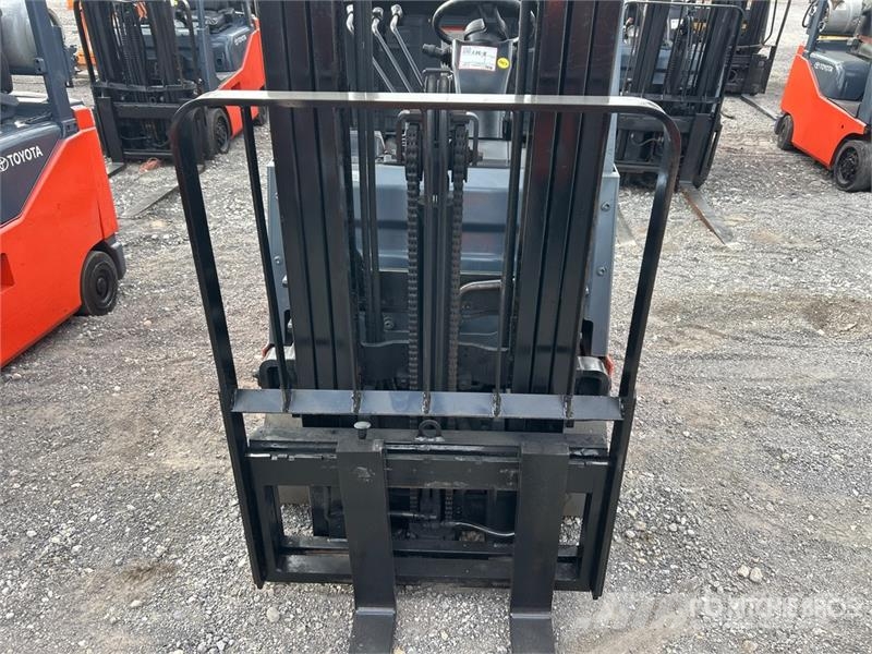 Toyota 8FGCU15 2500 lb Cushion Tire Forklift Інше