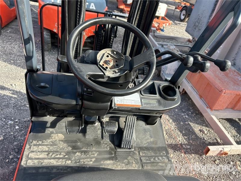 Toyota 8FGCU15 2500 lb Cushion Tire Forklift Інше