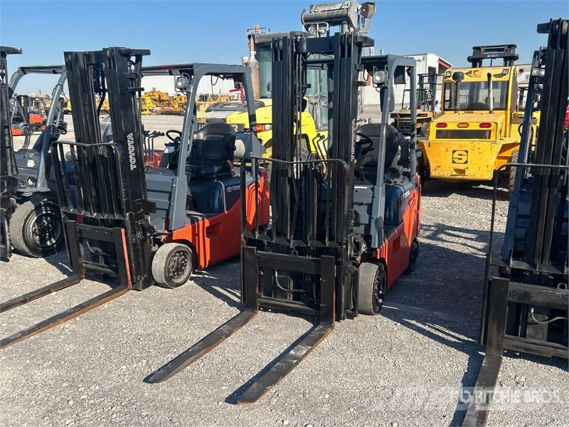 Toyota 8FGCU15 2500 lb Cushion Tire Forklift شاحنات ذات رافعات شوكية - أخرى