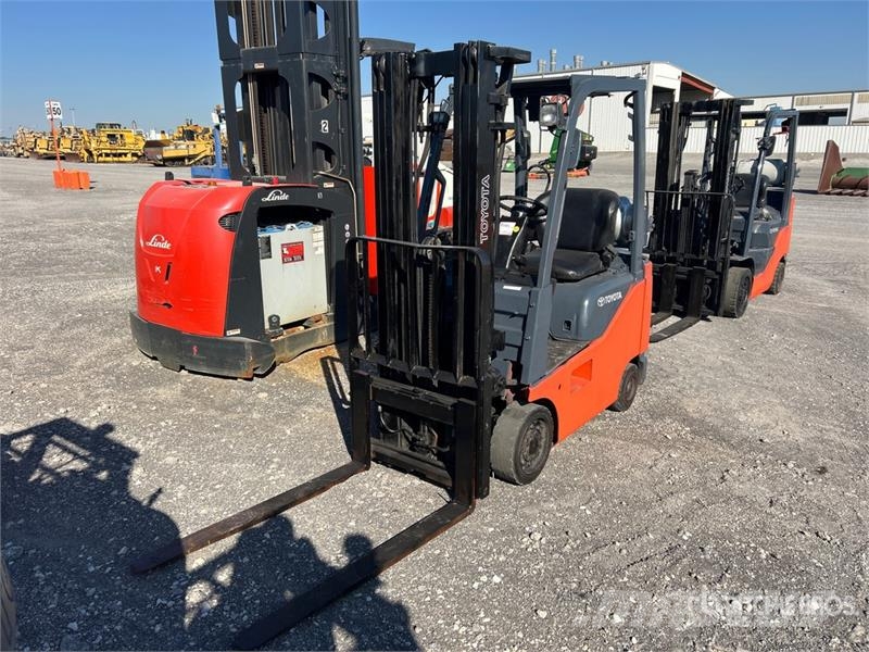 Toyota 8FGCU15 2500 lb Cushion Tire Forklift شاحنات ذات رافعات شوكية - أخرى