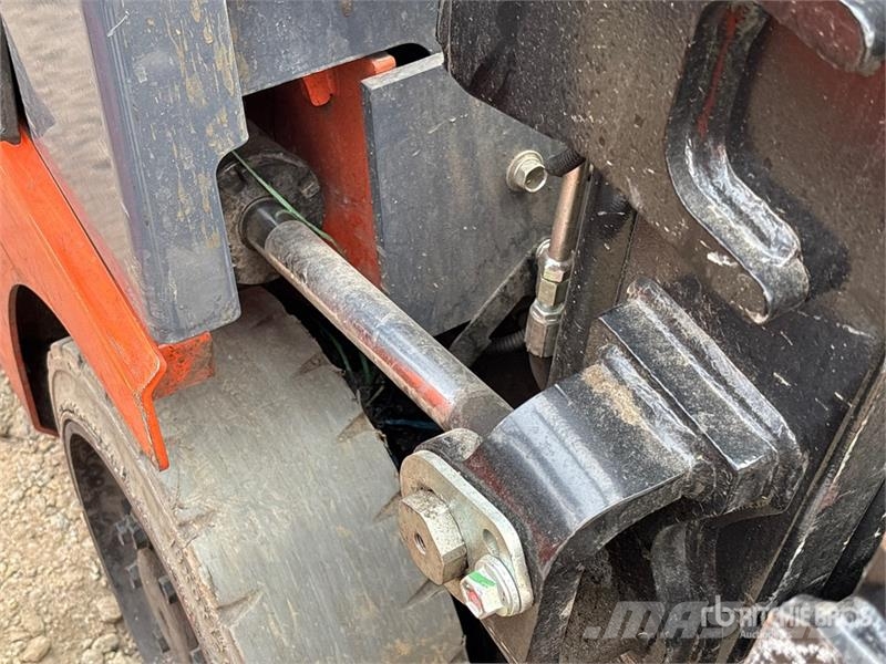 Toyota 8FGCU15 2500 lb Pneumatic Tire Forklift フォークリフト - その他