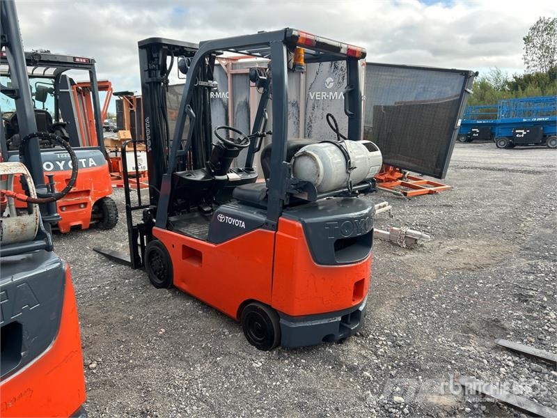 Toyota 8FGCU15 2500 lb Cushion Tire Forklift Інше