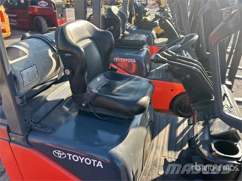 Toyota 8FGCU15 2500 lb Cushion Tire Forklift شاحنات ذات رافعات شوكية - أخرى