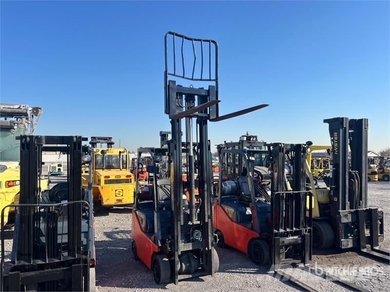 Toyota 8FGCU15 2500 lb Cushion Tire Forklift شاحنات ذات رافعات شوكية - أخرى