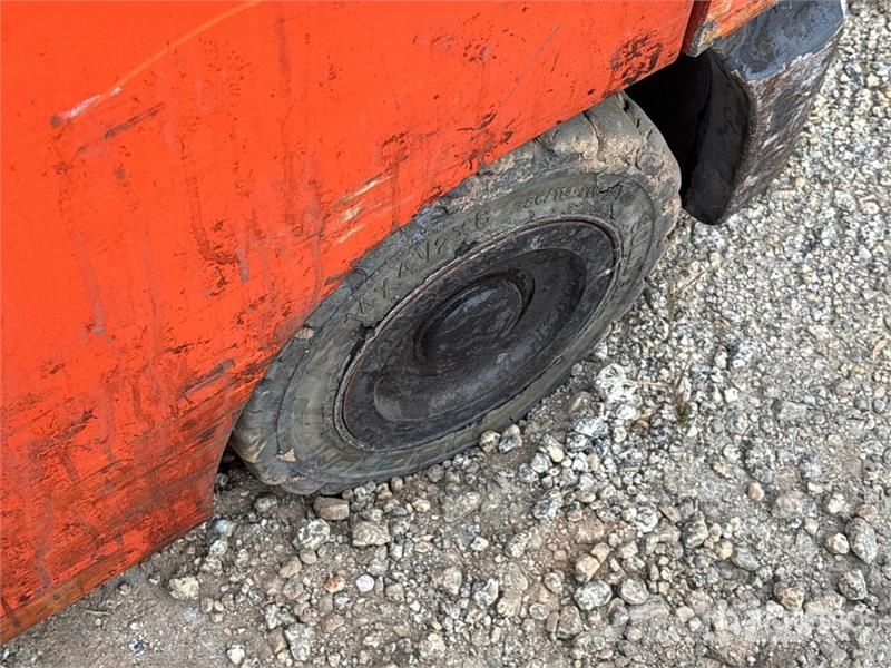 Toyota 8FGCU15 2500 lb Pneumatic Tire Forklift フォークリフト - その他