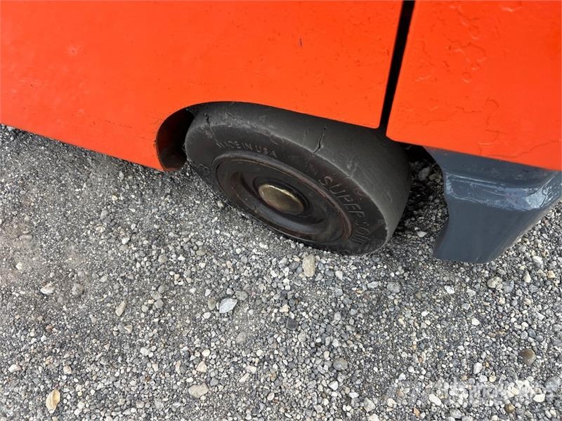 Toyota 8FGCU15 2500 lb Cushion Tire Forklift Інше
