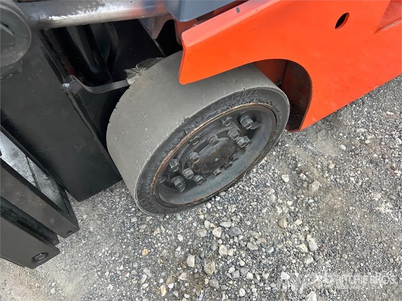 Toyota 8FGCU15 2500 lb Cushion Tire Forklift Інше