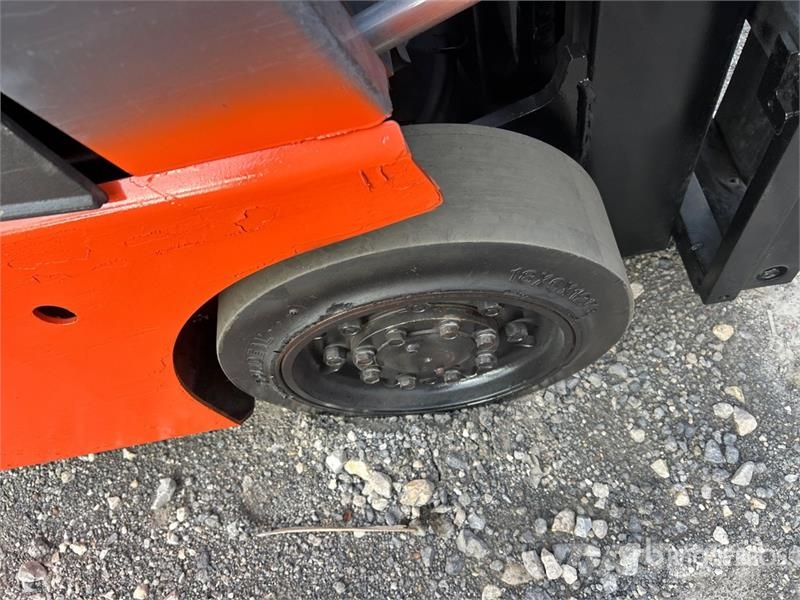 Toyota 8FGCU15 2500 lb Cushion Tire Forklift Інше