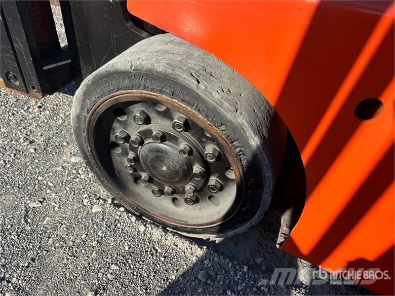 Toyota 8FGCU15 2500 lb Cushion Tire Forklift شاحنات ذات رافعات شوكية - أخرى