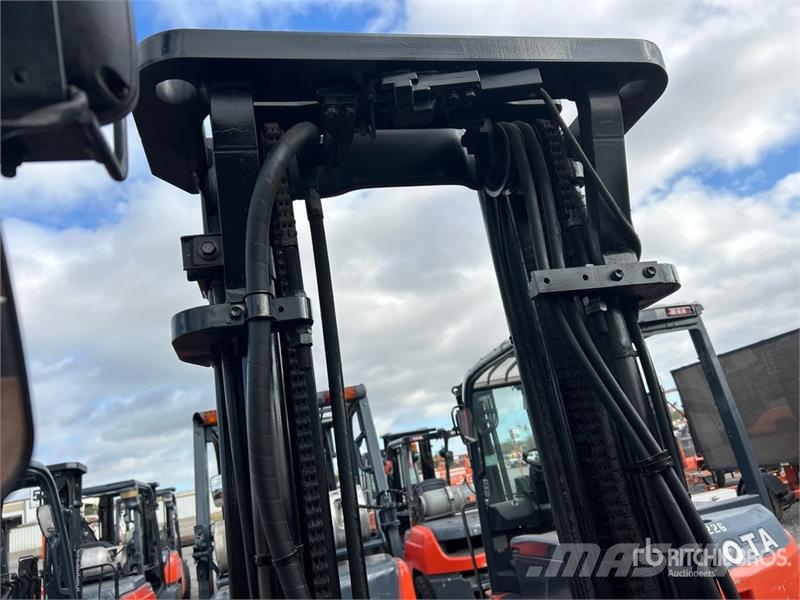 Toyota 8FGCU15 2500 lb Cushion Tire Forklift Інше