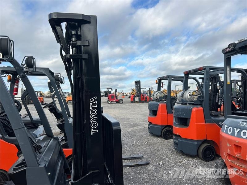 Toyota 8FGCU15 2500 lb Cushion Tire Forklift Інше